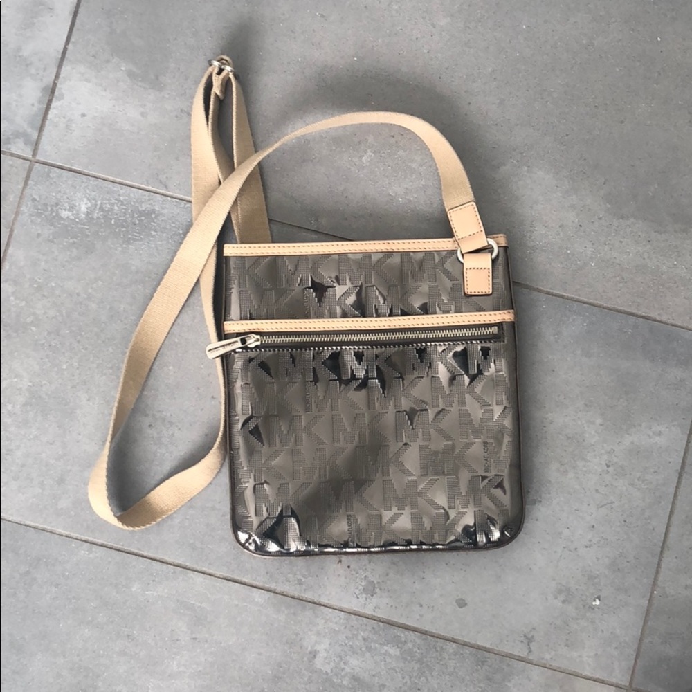 Michael Kors cross body tourist bag